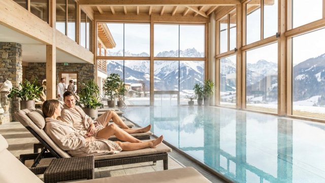 Leistbare Wellnesshotels für Paare in Österreich: Preisvergleich & Spartipps